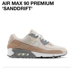 SOLD—-🆕 Nike Air Max 90- Rare- Sold Out online. Offers welcome